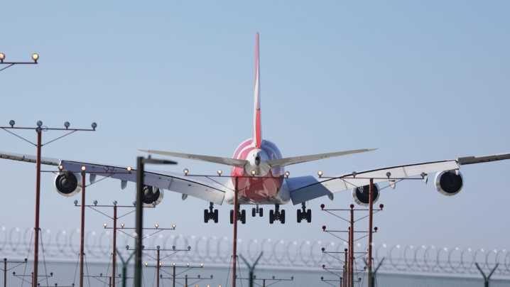Vuelos a Venezuela: las aerolíneas que están operando con normalidad y las que no, tras aviso de EEUU