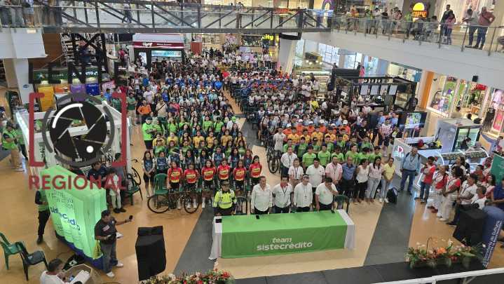 se realiza la presentación ofiicial de equipos de la 41 Vuelta del Porvenir y 21 Tour Femenino