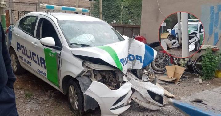 Persecución y caos a la salida de un boliche: un patrullero chocó contra un poste en el puente Neuquén