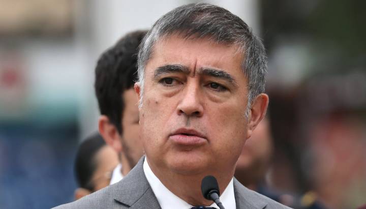 Alcalde Desbordes por palabras de Matthei a Kaiser: "No las entiendo ni las comparto"