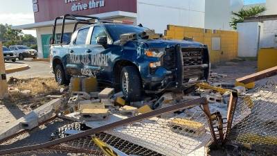 Fuerte Choque deja a 2 policías y un ci…