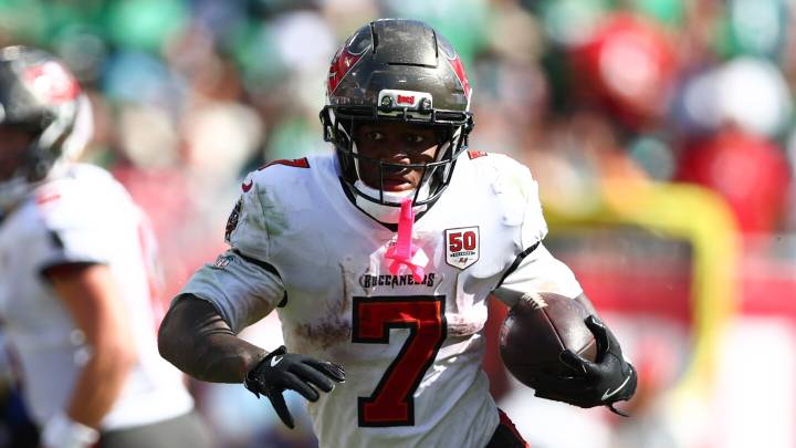 Bucky Irving, Chris Godwin remain limited Thursday