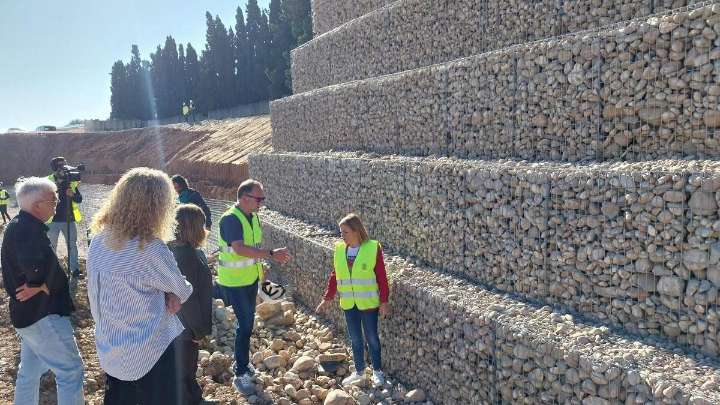 Bernabé expone las obras del Gobierno en el Magro para rebatir las acusaciones de inacción de Mazón