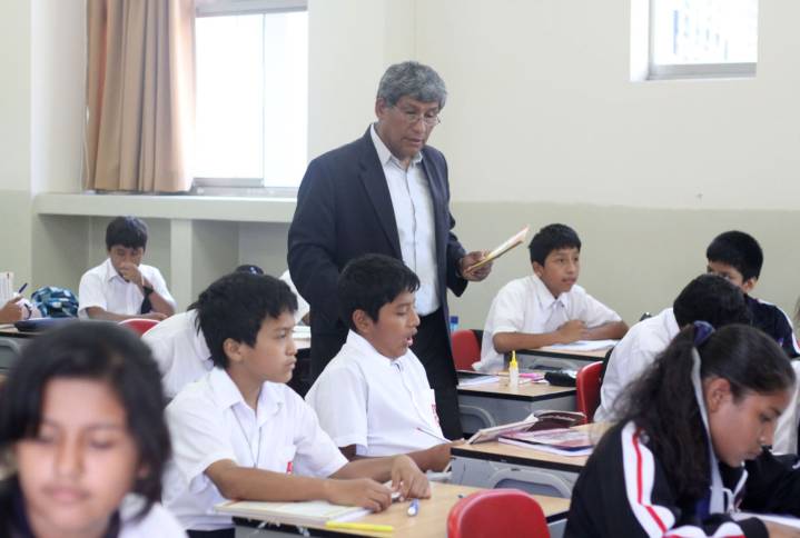 Minedu anuncia incrementos salariales para más de 430,000 docentes