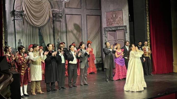 Una "Traviata" seria y digna