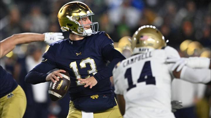 Carr throws 3 TD passes on snowy night to lead No. 10 Notre Dame past Navy, 49