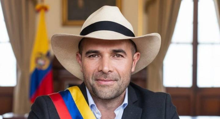 Andrés Guerra renuncia a su precandidatura presidencial del Centro Democrático para el 2026