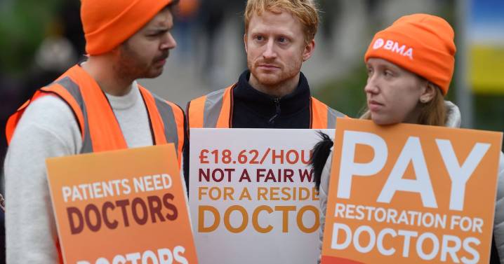 Thousands of NHS doctors begin strike over pay as leaders warn of 'staff cuts'