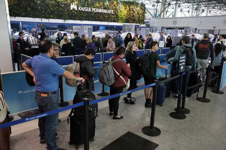 Record-Breaking Thanksgiving Travel Tests System, Trump Admin Works to Fix Aging FAA Infrastructure