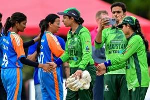 India and Pakistan blind women show spirit of cricket with handshakes