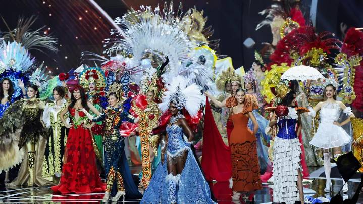 Los escándalos y renuncias que marcaron a Miss Universo 2025