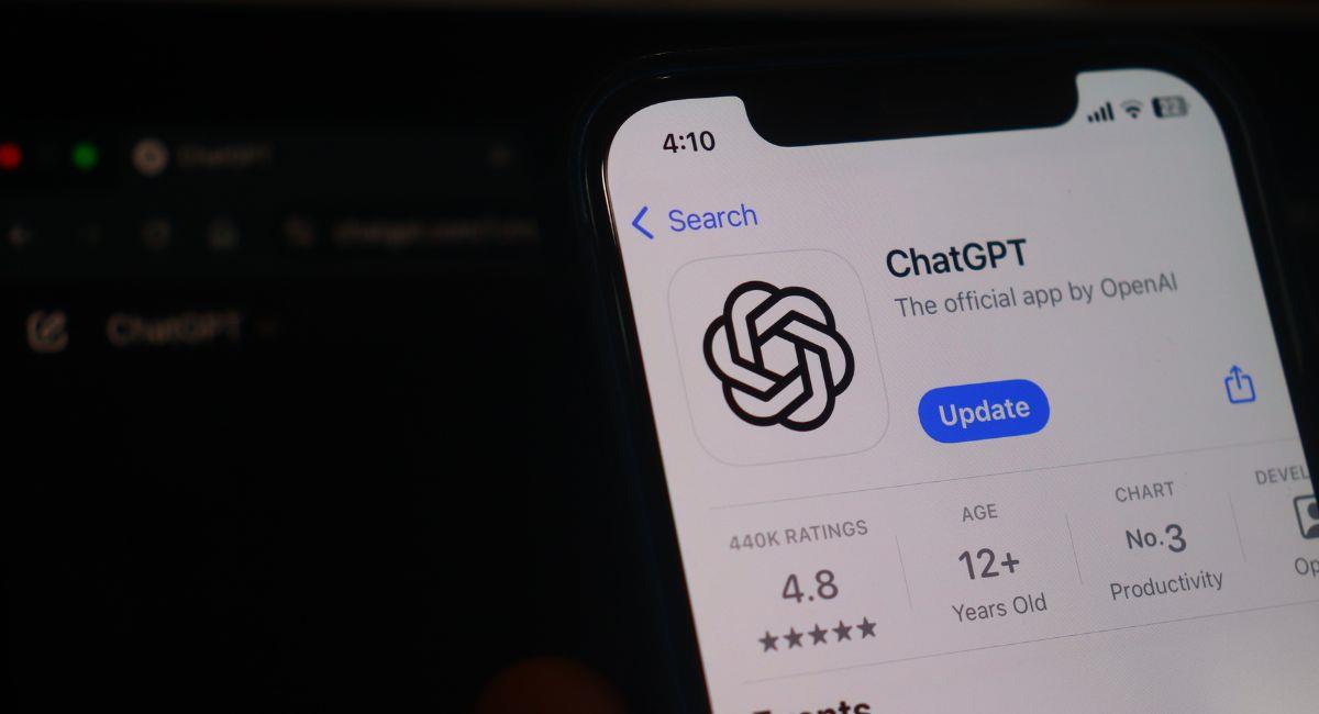 Salud mental: padres demandan a ChatGPT por supuestos consejos suicidas a su hijo, “es pura maldad artificial”