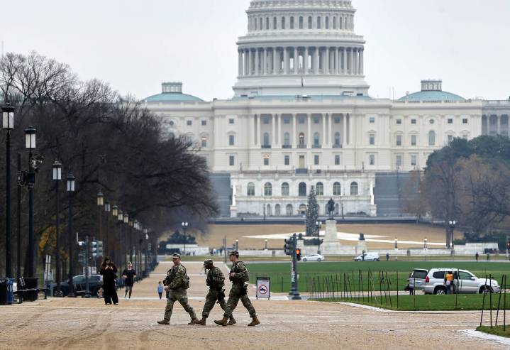 2 National Guard members shot near White House; suspect in custody