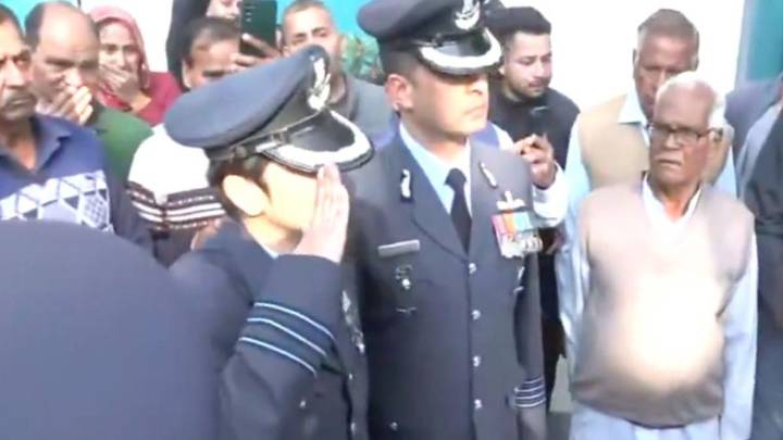 HAL Tejas aircraft crash: Wing Commander Afshan breaks down during funeral of husband Namansh Syal