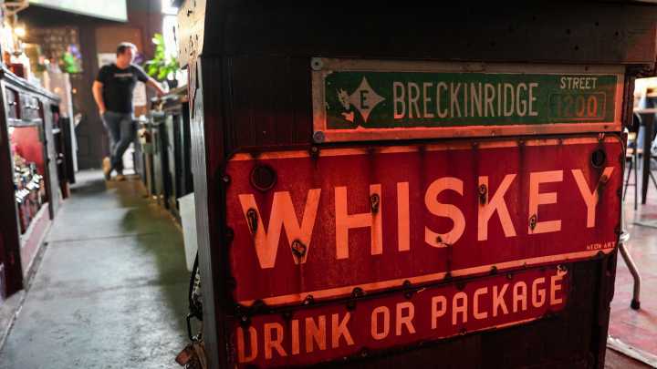 Here are 10 of the best dive bars in Louisville