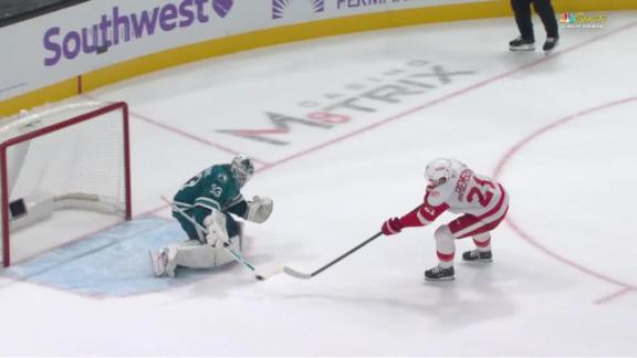 James van Riemsdyk's shootout goal lifts Red Wings over Sharks 3