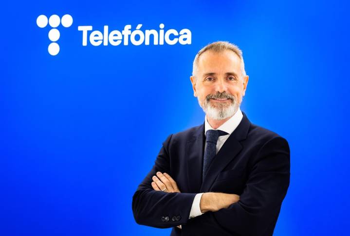 Telefónica gana 271 millones en el tercer trimestre y recorta el dividendo de 2025 un 25%