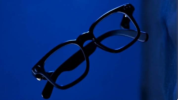 Lenskart shares rebound 16% from day's low; is it time to buy or should you exit?