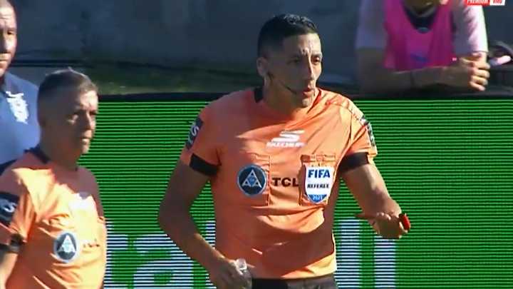 Detuvieron al hincha de Gimnasia que lanzó un martillo al Yael Falcón Pérez