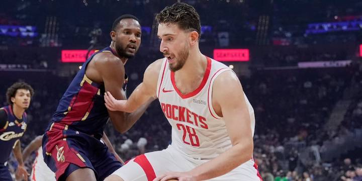 Alperen Sengun scores 28 points as Rockets top Cavaliers 114