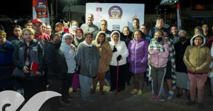 Moderniza gobierno de la ciudad alumbrado en colonias del sur