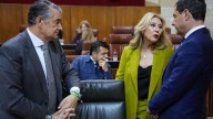 La crisis de los cribados eclipsa el mayor presupuesto de Juanma Moreno: la oposición acorrala al PP