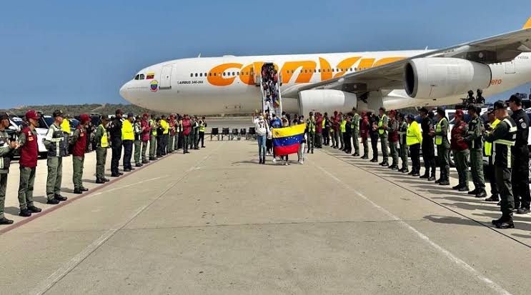 Retornan 175 venezolanos de EEUU gracias al Plan Vuelta a la Patria