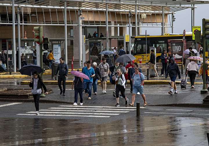 No habrá clases la tarde del miércoles: Canarias supende la actividad lectiva en La Palma, Tenerife, La Gomera y El Hierro por la borrasca Claudia
