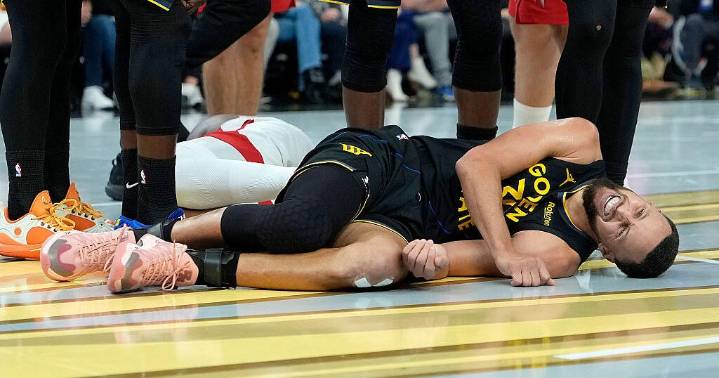 Stephen Curry bruises right quadriceps in Warriors' loss to Rockets, will have MRI