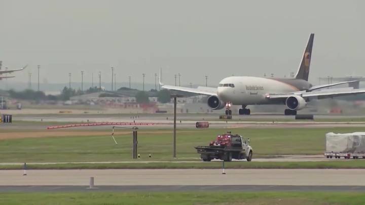 Government shutdown threatens holiday travel as FAA staffing woes cause major delays