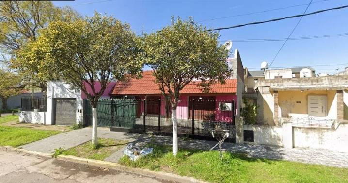 Una joven de 16 años mató a puñaladas a su novio y huyó