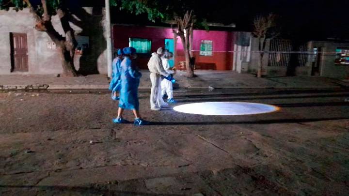 Horror: una nena de 7 años fue baleada en la cabeza mientras jugaba en el patio de su casa y está en estado crítico