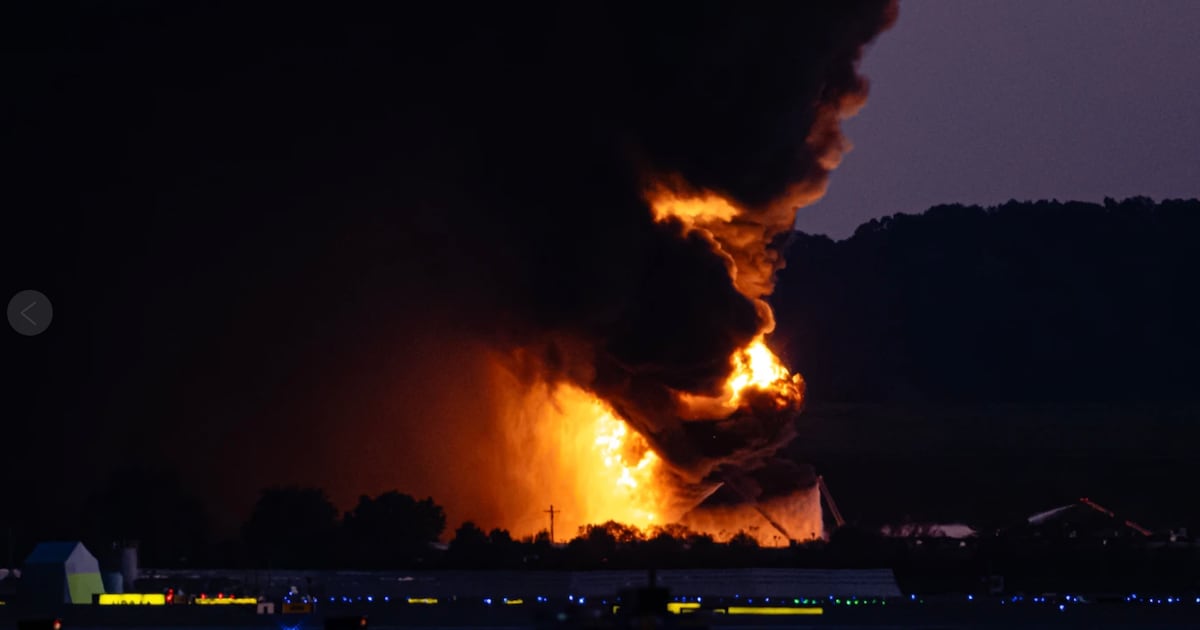 Video: Avión de carga se estrella cerca del Aeropuerto Internacional en Kentucky, cuatro muertos y 11 heridos