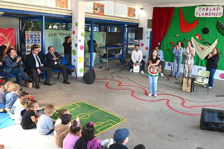 Escolares y familiares se suman a las actividades en torno al flamenco en los centros