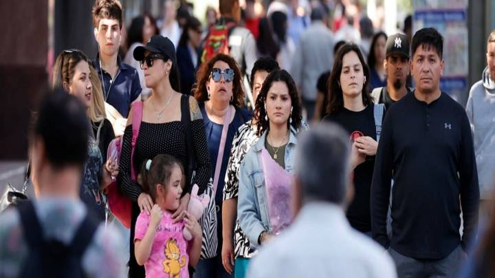 Elecciones en Chile: voto obligatorio, migración e indecisos complican el panorama