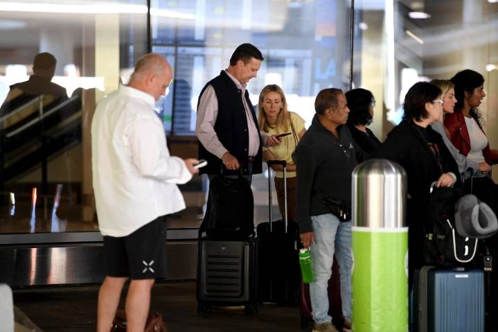 Flight cancellations kick in at LAX, ONT as airports start government