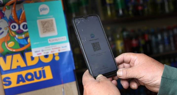 Plin WhastApp: la apuesta de Interbank para pagar sin salir del chat