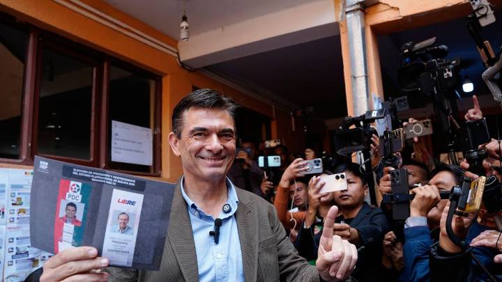 Milei llega hoy a Bolivia para la asunción de Rodrigo Paz Pereira El presidente asiste este sábado a la asunción de Rodrigo Paz Pereira en Bolivia. Está previsto que arribe a El Alto a las 10:20 y que