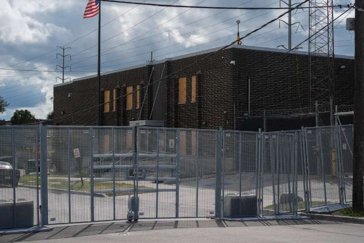 El “agujero negro” de ICE: denuncian un centro de detención de inmigrantes en Chicago