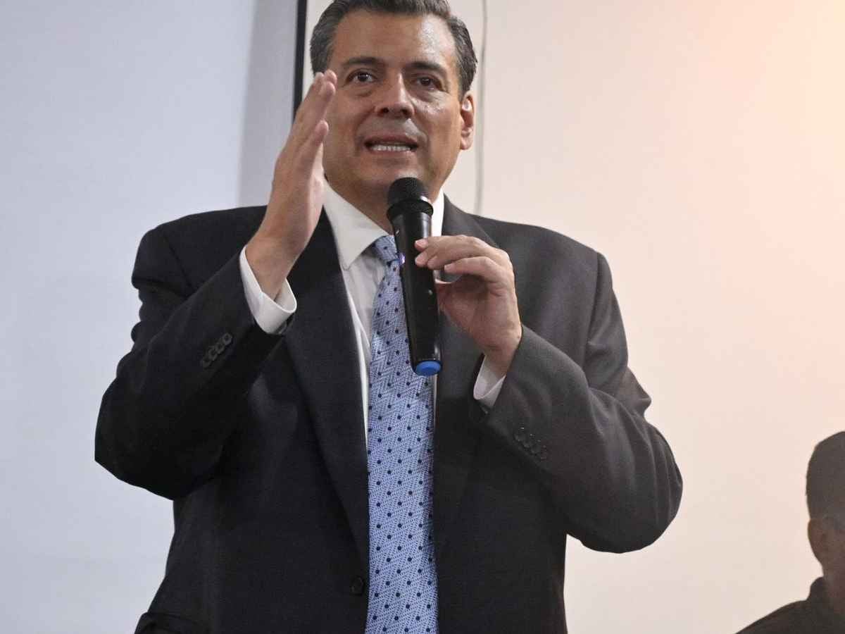 Mauricio Sulaimán defiende las reglas del CMB tras renuncias de campeonas