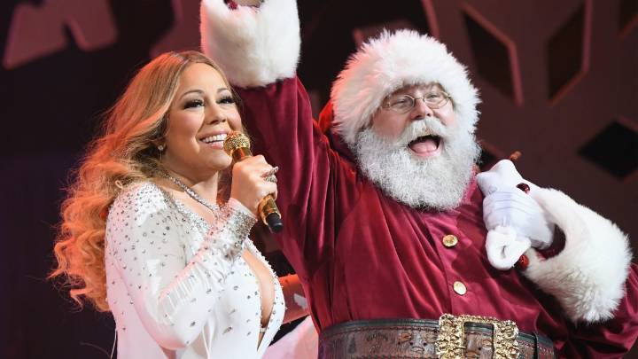 93.9 LITE FM announces when Chicago Christmas radio will begin