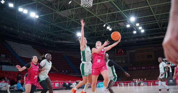 El Azulmarino conquista la capital hispalense