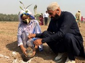 Pakpattan environmentalist gifts 10,000 trees to Lahore to combat smog