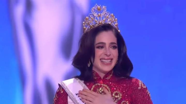 Fátima Bosch es coronada Miss Universo 2025