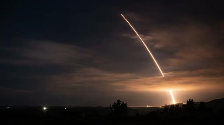 Prueba EU misil Minuteman III de capacidad nuclear desarmado