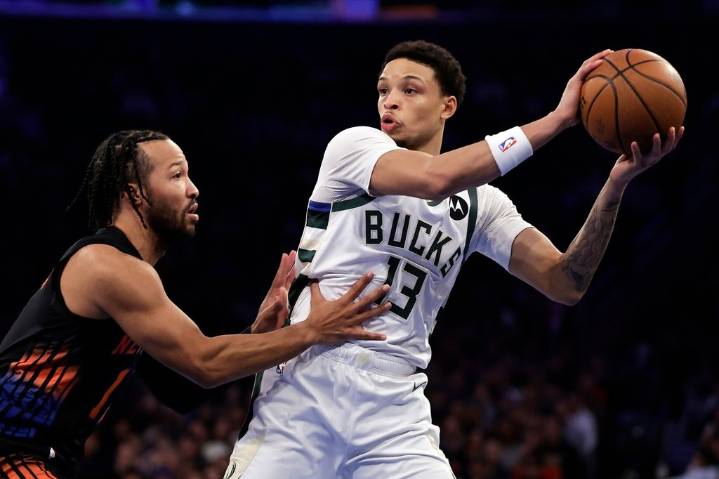 Jalen Brunson scores 37 points as Knicks fend off Bucks 118-111 and advance in NBA Cup – Winnipeg Free Press