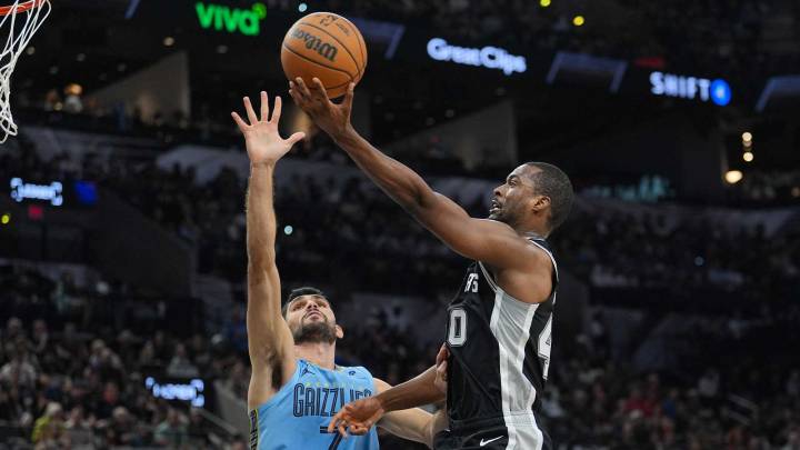 Spurs’ Harrison Barnes sounds off on surprise move in the clutch vs. Grizzlies