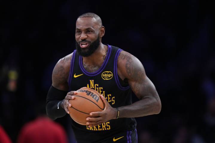 Lakers’ LeBron James, Marcus Smart sitting out tonight vs. Pelicans