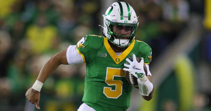 College football rankings start juggling act at 6-7, while top 5 remain the same