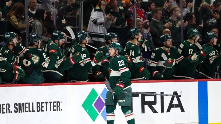 Wild stop 5-game losing streak with 5-2 win over Canucks for 1st regulation home win in 7 tries